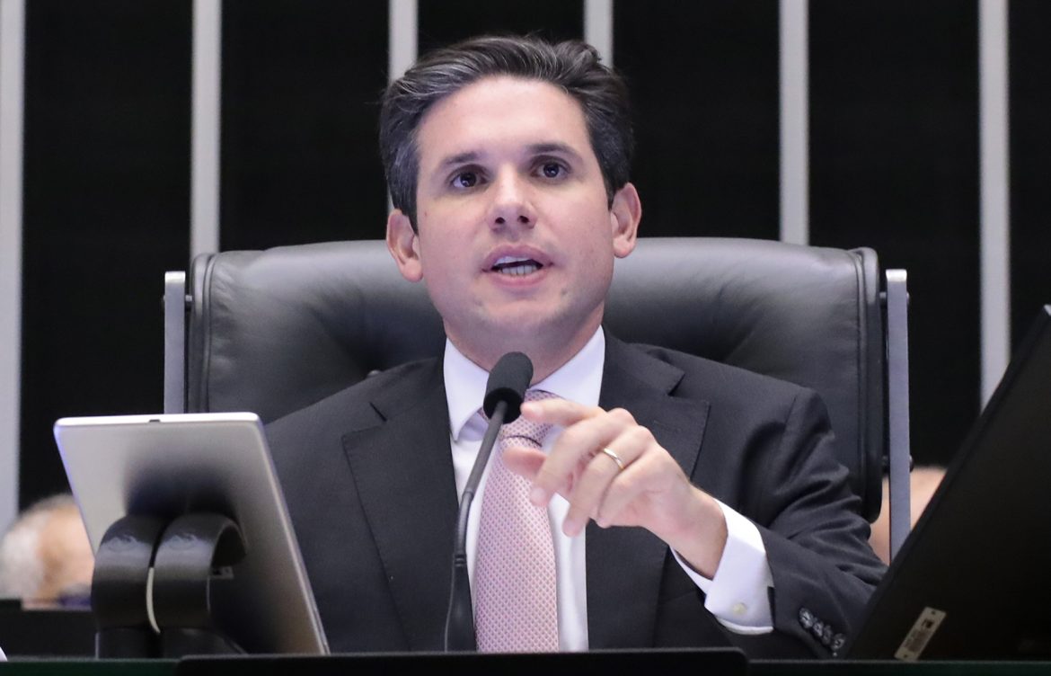 Motta aguarda conversa com bancadas para decidir sobre anistia