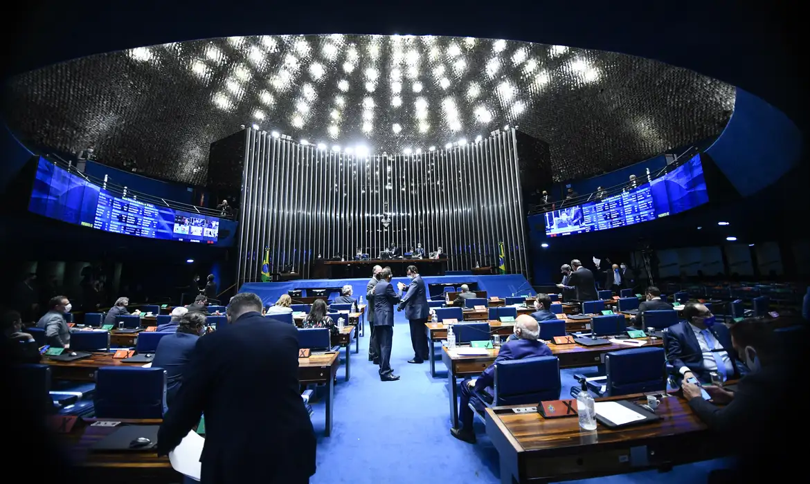 Senado aprova isenção de IR para salários de até R$ 5 mil