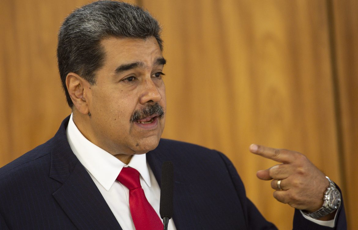 Trump autoriza CIA a agir contra Maduro