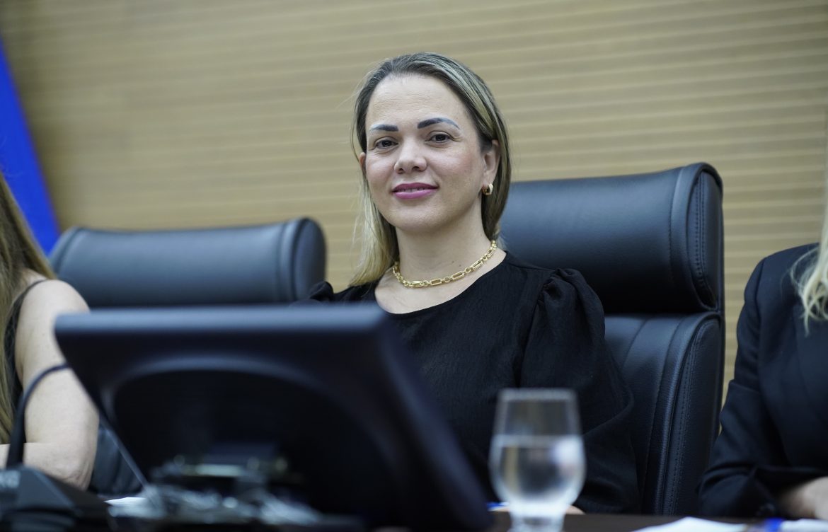Cláudia de Jesus busca solução para embargos que paralisam assentamentos em Corumbiara