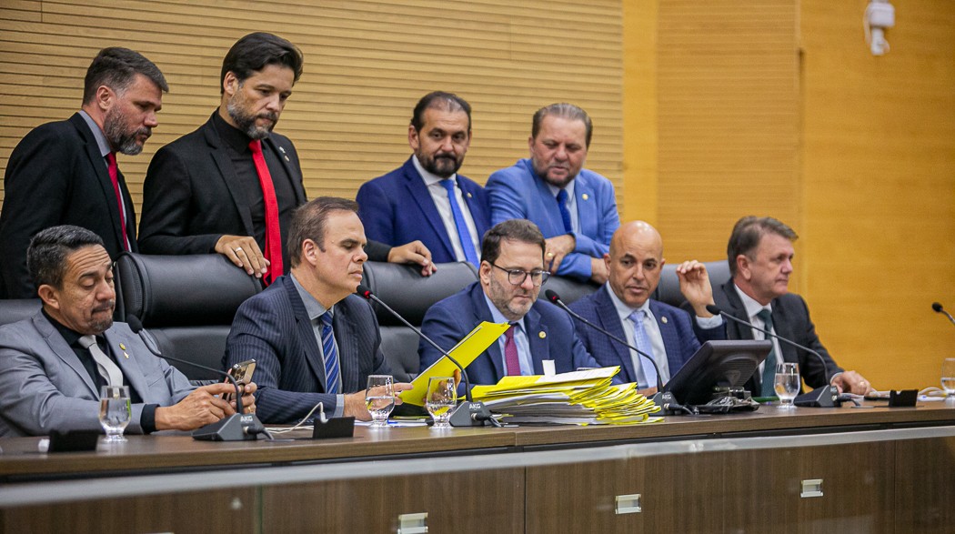 Deputados ajustam LDO e abrem espaço para benefícios a servidores e valorização do Iperon