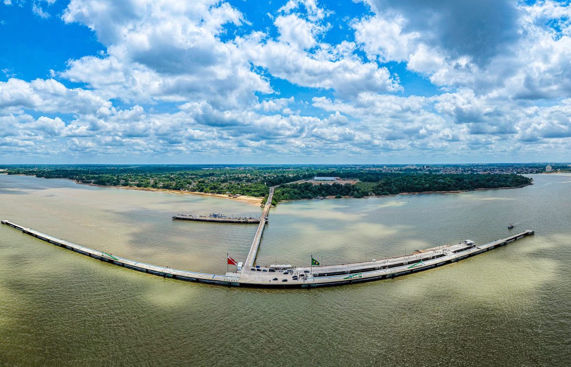 Lula amplia Aeroporto Internacional de Belém