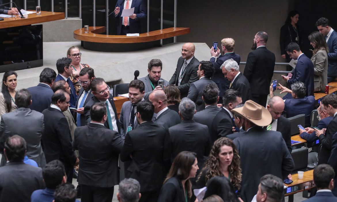 PL da Dosimetria abre brecha para favorecer condenados comuns, dizem especialistas