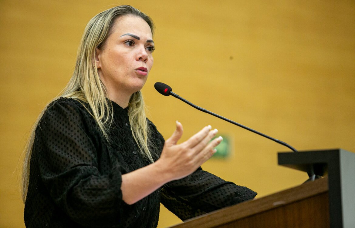 Lei sancionada por Lula libera pagamento de direitos congelados a servidores