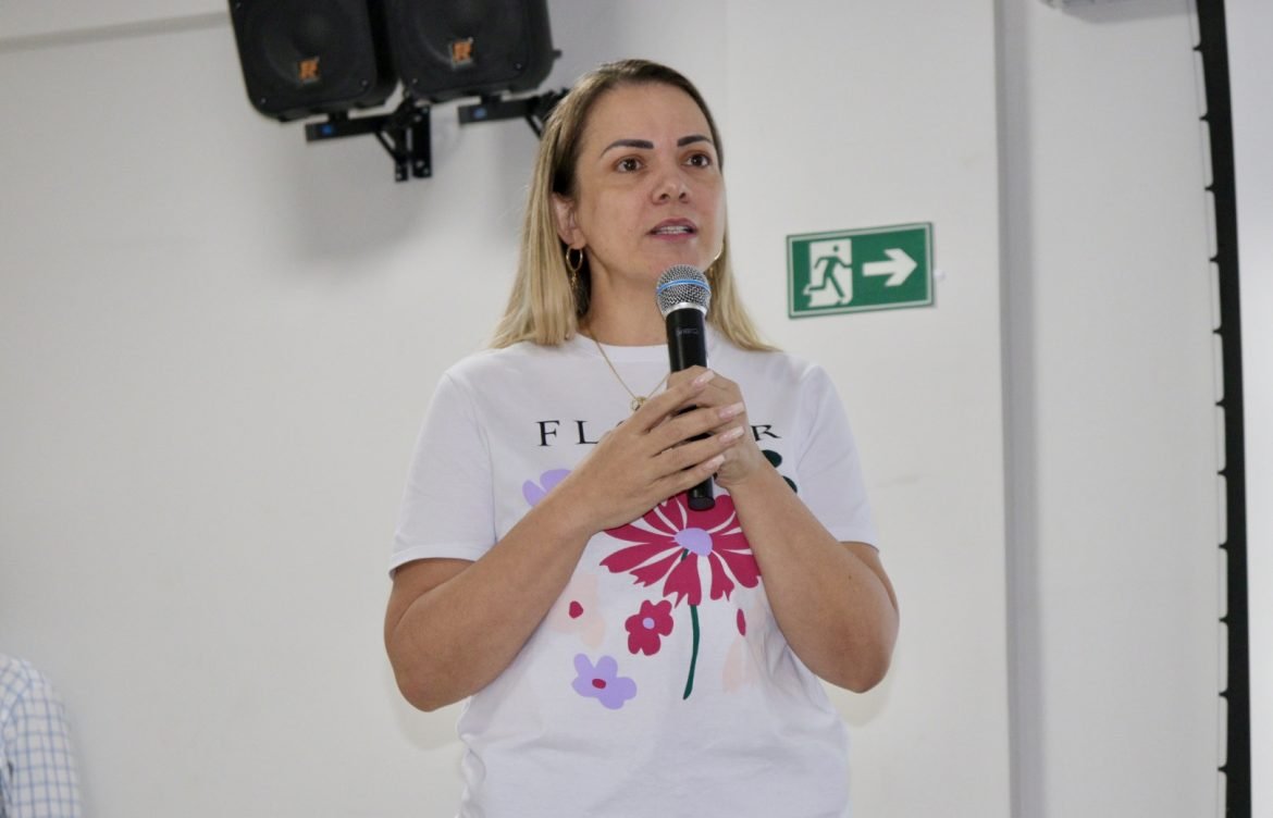 Cláudia de Jesus pede protocolos de saúde mental no sistema de custódia