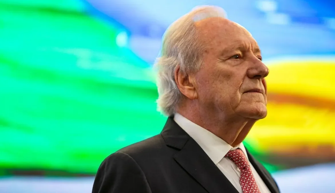 Lewandowski comunica saída e provoca disputa no Ministério da Justiça