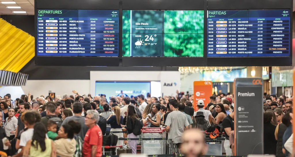 Brasil bate recorde e recebe quase 10 milhões de turistas estrangeiros em 2025