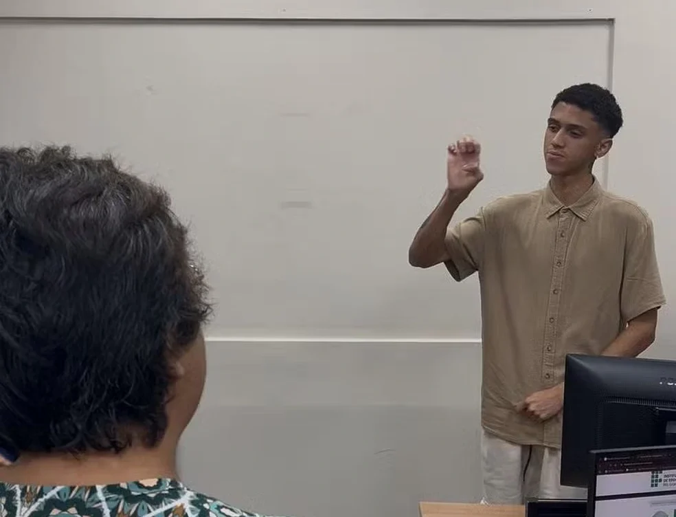 TJ-RO contrata primeiro estagiário surdo em Porto Velho