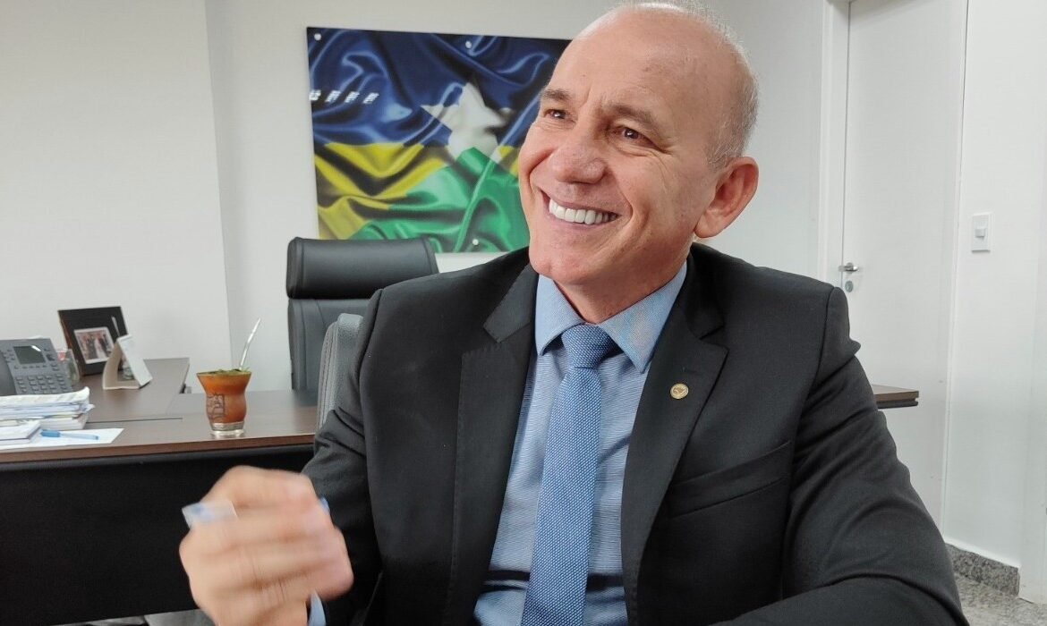 TJRO condena Ezequiel Neiva por improbidade e impõe 8 anos de suspensão de direitos políticos