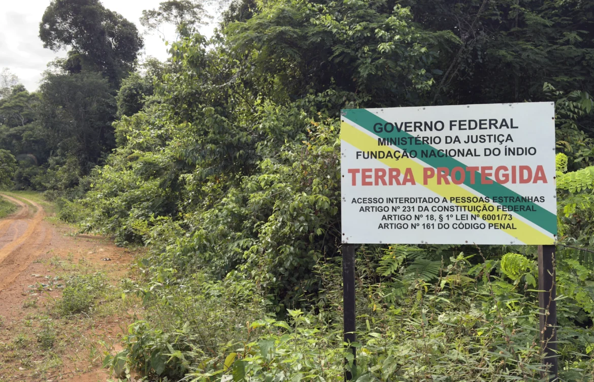 MPF cobra obras urgentes em escola indígena na Terra Karipuna